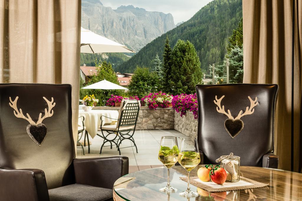 Hotel Dorfer Alpine&Charming Selva di Val Gardena Exterior photo