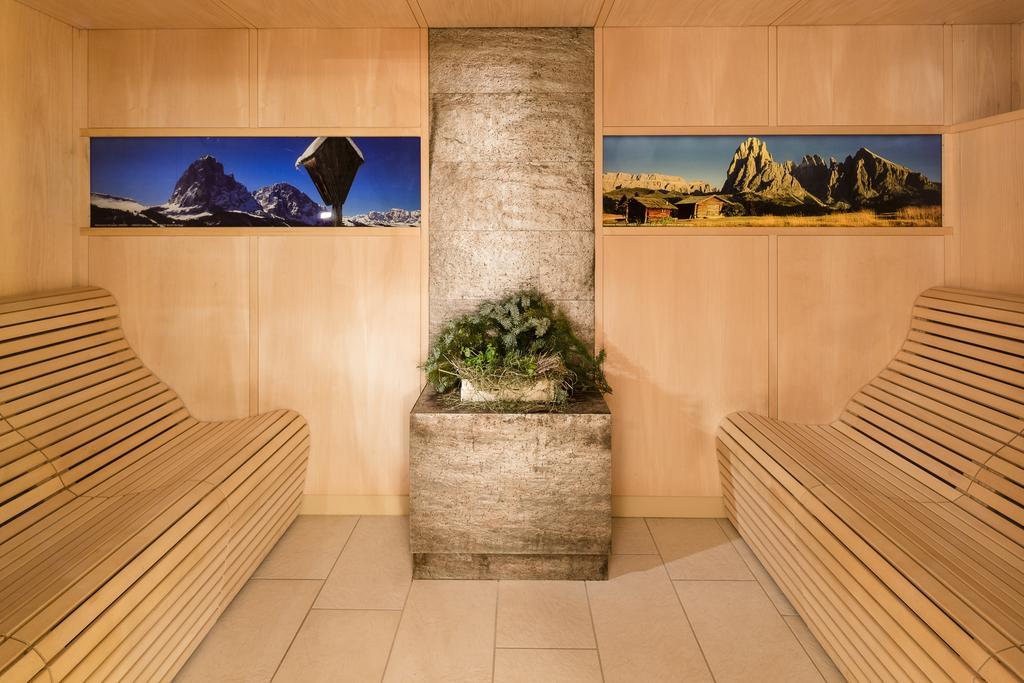 Hotel Dorfer Alpine&Charming Selva di Val Gardena Exterior photo