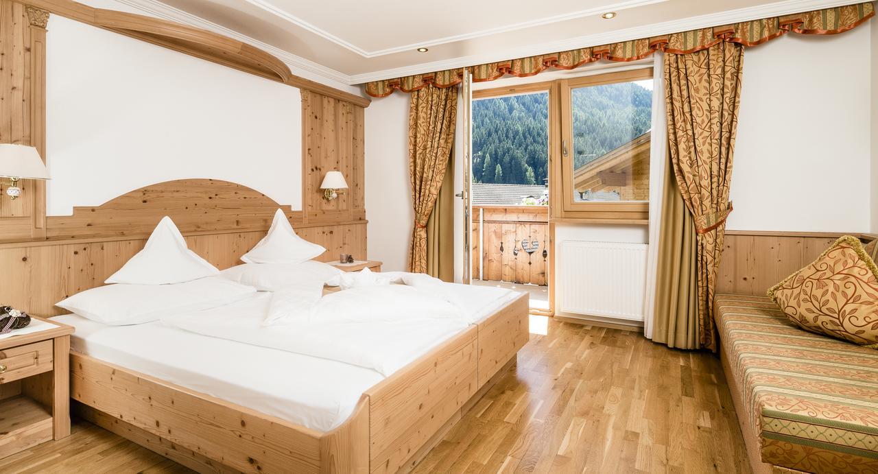 Hotel Dorfer Alpine&Charming Selva di Val Gardena Exterior photo